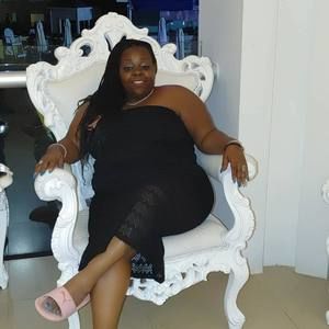 Meet your Posher, Lina